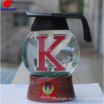 Polyresin souvenir snow globe, make custom yard snow globes photo water ball
